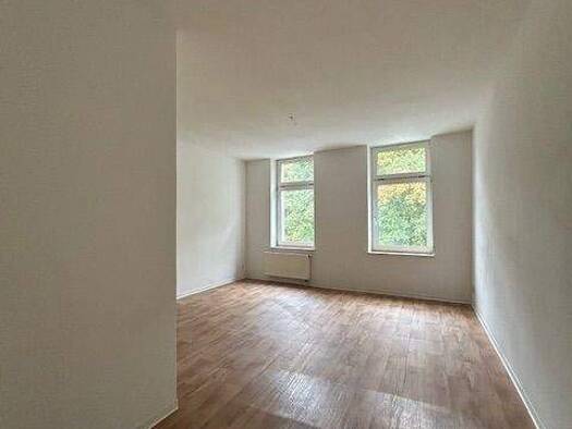 Wohnung zur Miete 330 € 3 Zimmer 66,2 m² frei ab sofort Greiz 07973