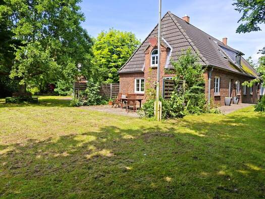 Einfamilienhaus zum Kauf 299.000 € 5 Zimmer 138 m² 2.704 m² Grundstück Nordstrand 25845