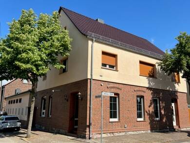 Mehrfamilienhaus zum Kauf 180.000 € 561 m² Grundstück Greppin Bitterfeld-Wolfen 06803