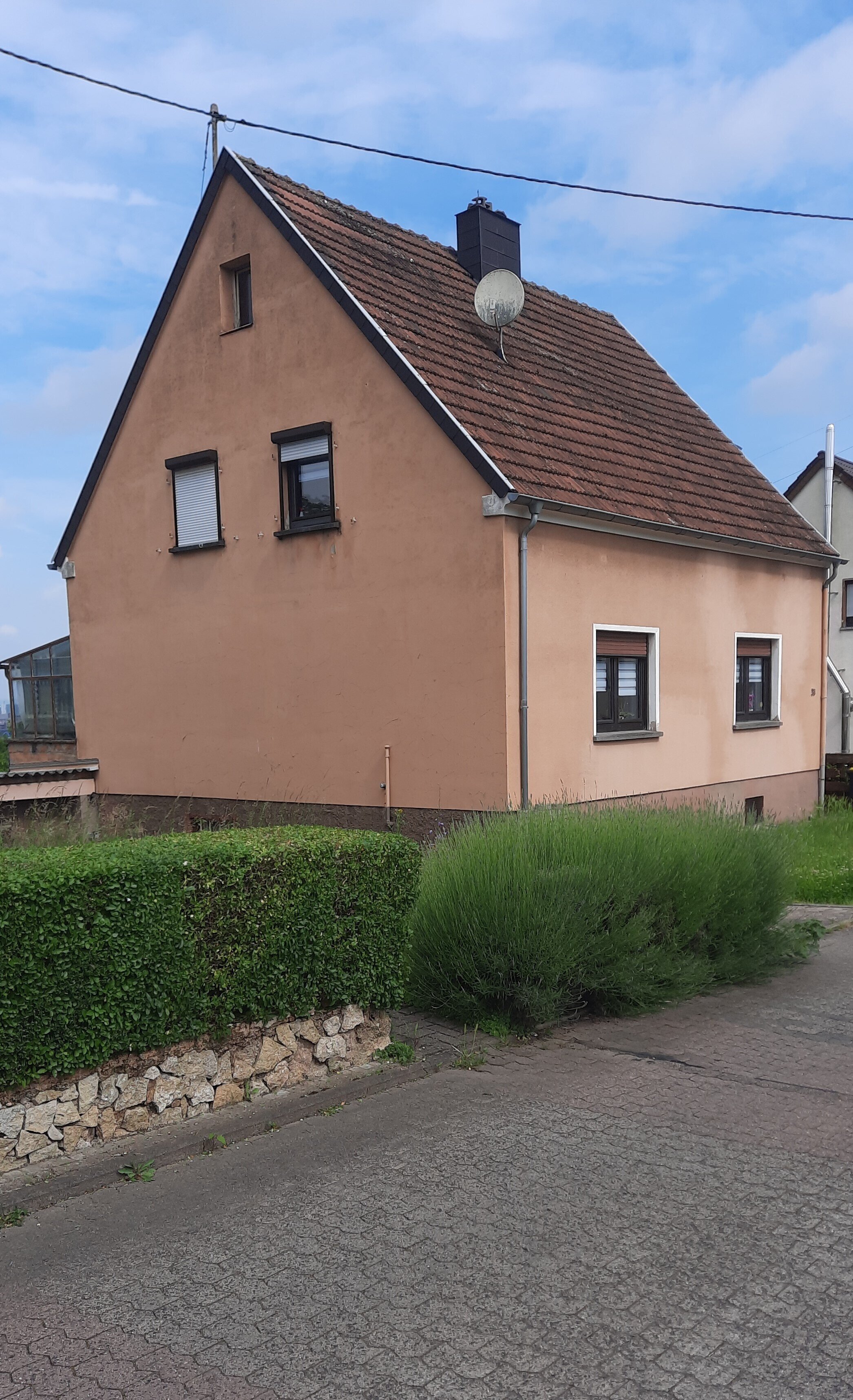 Einfamilienhaus zur Zwangsversteigerung provisionsfrei 99.000 € 4 Zimmer 116 m²<br/>Wohnfläche 790 m²<br/>Grundstück Fürstenhausen Völklingen 66333