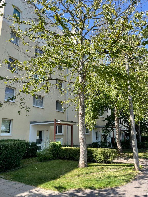 Wohnung zur Miete 418,73 € 3 Zimmer 61 m²<br/>Wohnfläche 3.<br/>Geschoss 15.11.2024<br/>Verfügbarkeit Julius-Leber-Ring 29 Roter Berg Erfurt 99087