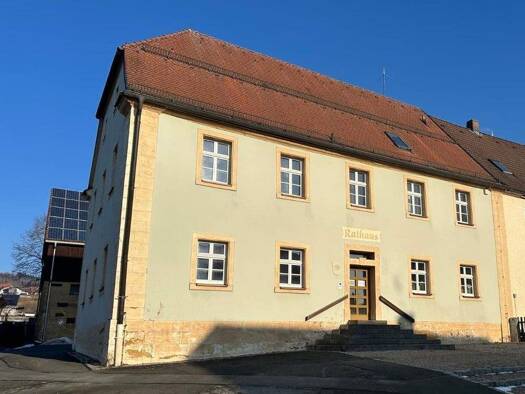 Haus zum Kauf 286.000 € 9 Zimmer 869 m² Grundstück Kirchahorn Ahorntal 95491