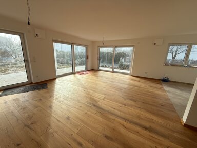 Wohnung zur Miete 1.340 € 3 Zimmer 134 m² EG frei ab sofort Josef-Schlicht-Str. 10 Oberschneiding Oberschneiding 94363