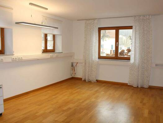 Büro zur Miete 500 € 2 Zimmer 52 m² Bürofläche Mietraching Deggendorf 94469