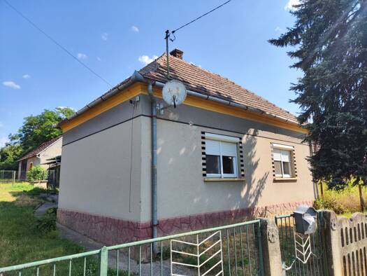 Einfamilienhaus zum Kauf provisionsfrei 78.900 € 4 Zimmer 100 m² 3.217 m² Grundstück frei ab sofort Zalavár 8392