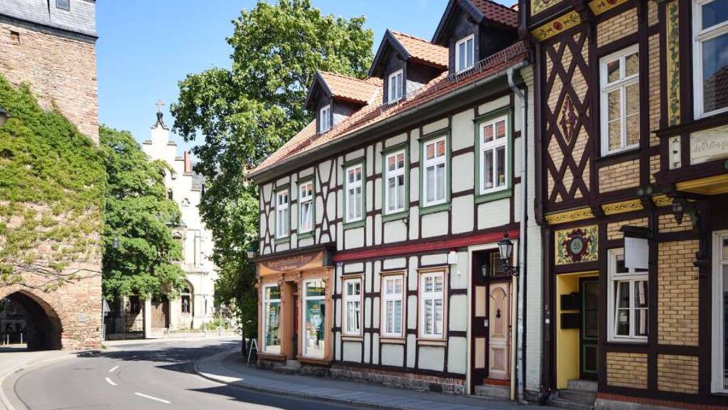 Gewerbeobjekt zum Kauf als Kapitalanlage geeignet 675.000 € 8 Zimmer 386 m² 238 m² Grundstück Wernigerode 38855