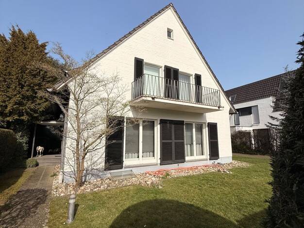 Einfamilienhaus zum Kauf 987.700 € 5 Zimmer 130 m² 882 m² Grundstück frei ab sofort Dreikönigenviertel Neuss 41464