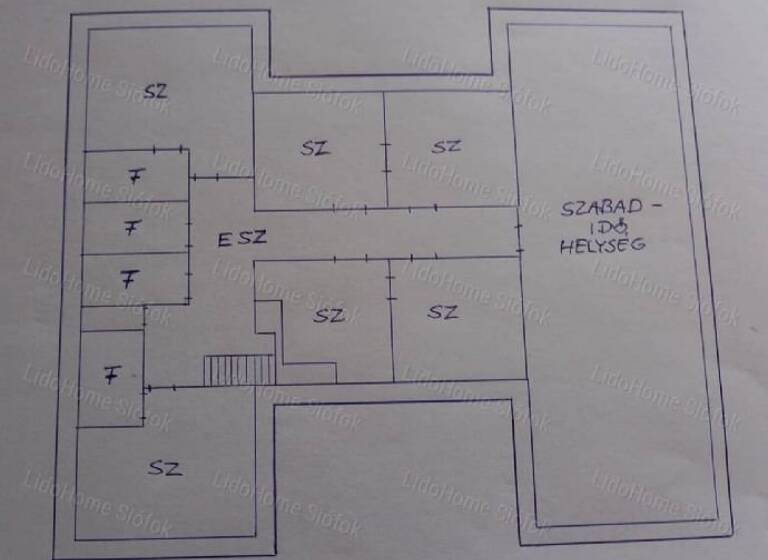 Einfamilienhaus zur Miete 3.800 € 10 Zimmer 500 m² 2.353 m² Grundstück frei ab sofort Zamárdi 8621