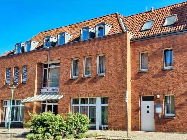 Mehrfamilienhaus zum Kauf provisionsfrei als Kapitalanlage geeignet 295.000 € 9 Zimmer 840 m² 833 m² Grundstück Falkenberger Str. 36 Strasburg Strasburg (Uckermark) 17335