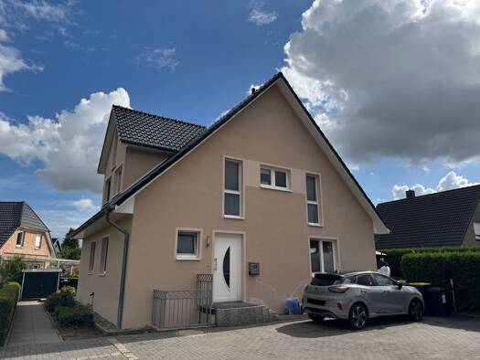 Doppelhaushälfte zum Kauf 380.000 € 4 Zimmer 120,7 m² 207 m² Grundstück Bad Oldesloe 23843