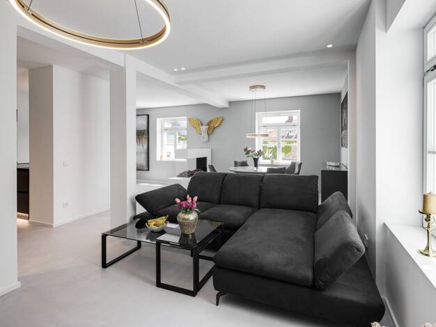 Wohnung zur Miete 4.650 € 3,5 Zimmer 106 m² Geschoss 3/4 frei ab sofort München 80331
