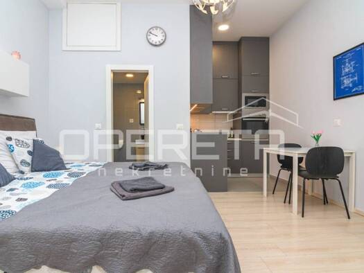 Wohnung zur Miete 900 € 2 Zimmer 25 m² Trg