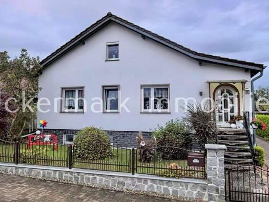Haus zum Kauf 339.000 € 6 Zimmer 140 m² 601 m² Grundstück frei ab 01.05.2026 Ahornweg 8 Templin 17268