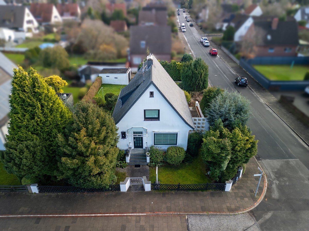 Einfamilienhaus zum Kauf 229.000 € 3 Zimmer 114 m²<br/>Wohnfläche 573 m²<br/>Grundstück Bürgerpark Bremerhaven 27574