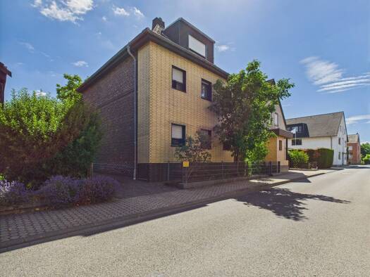 Einfamilienhaus zum Kauf 225.000 € 4 Zimmer 114 m² 627 m² Grundstück Sattlerstraße 00 Hoven Düren / Hoven 52353