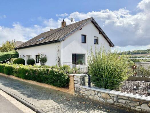 Mehrfamilienhaus zum Kauf 495.000 € 10 Zimmer 287 m² 1.029 m² Grundstück Oberkleen Langgöns 35428