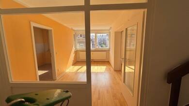 Maisonette zur Miete 1.519 € 6 Zimmer 135 m² Dachgeschoss, 3. Geschoss frei ab sofort Schmausengartenstraße 8 Maxfeld Nürnberg 90409