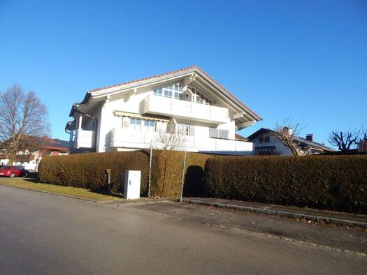 Wohnung zum Kauf 375.000 € 3 Zimmer 70,5 m² 2. Geschoss Bahnhofstraße 39 Pidingerau Piding 83451