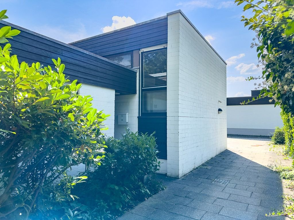 Einfamilienhaus zum Kauf 485.000 € 6 Zimmer 121 m²<br/>Wohnfläche 260 m²<br/>Grundstück ab sofort<br/>Verfügbarkeit Langwasser - Südost Nürnberg 90473