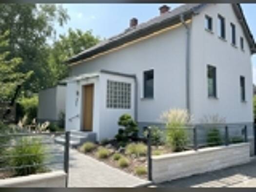 Einfamilienhaus zur Miete 2.400 € 4 Zimmer 151 m² 150 m² Grundstück Praunheim Frankfurt am Main 60488