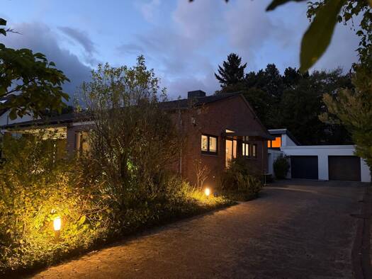 Haus zum Kauf 1.350.000 € 6 Zimmer 313 m² 1.627 m² Grundstück Röhrfeld 4 Querum Wabe - Schunter - Beberbach 38108