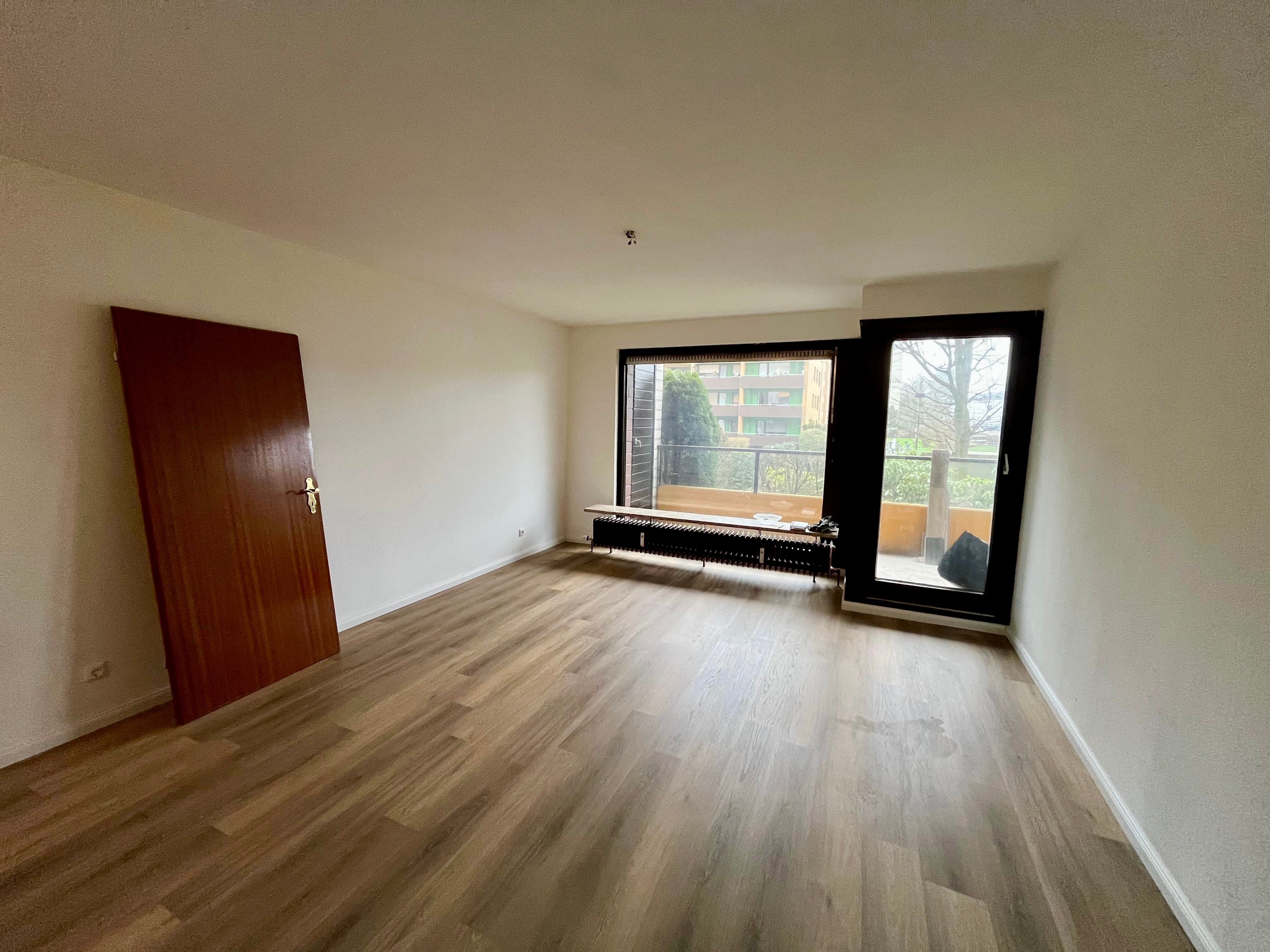 Wohnung zur Miete 700 € 2 Zimmer 60 m²<br/>Wohnfläche 1.<br/>Geschoss ab sofort<br/>Verfügbarkeit Kahlhorststraße 32A Hüxter- / Mühlentor / Gärtnergasse Lübeck 23562