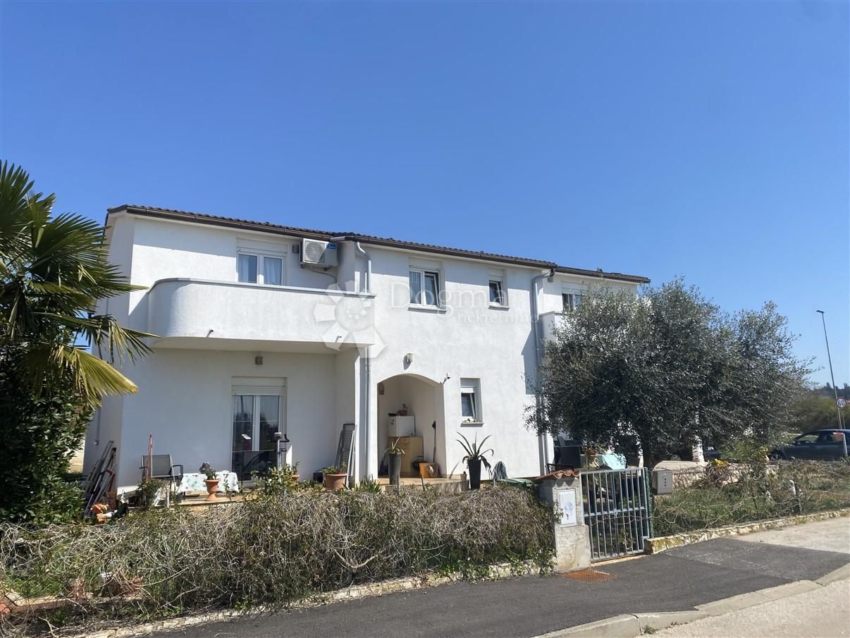 Haus zum Kauf 585.000 € 9 Zimmer 170 m²<br/>Wohnfläche 852 m²<br/>Grundstück Novigrad 52466