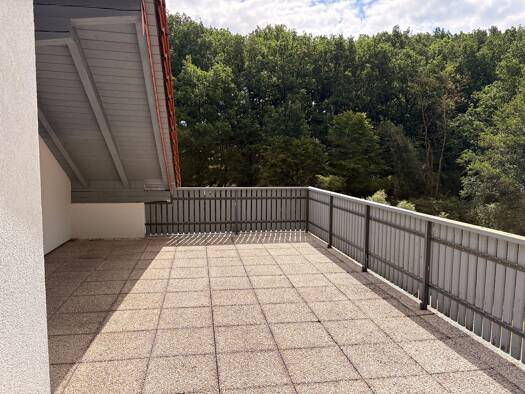 Wohnung zur Miete 1.090 € 3 Zimmer 95 m² Geschoss 1/2 frei ab sofort Burghaun Burghaun 36151