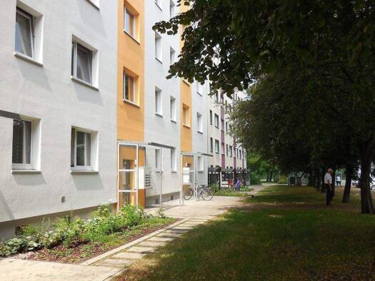 Wohnung zur Miete 375 € 3 Zimmer 59,3 m² 1. Geschoss frei ab 01.02.2026 Berliner Straße 51 Berliner Platz Erfurt 99091
