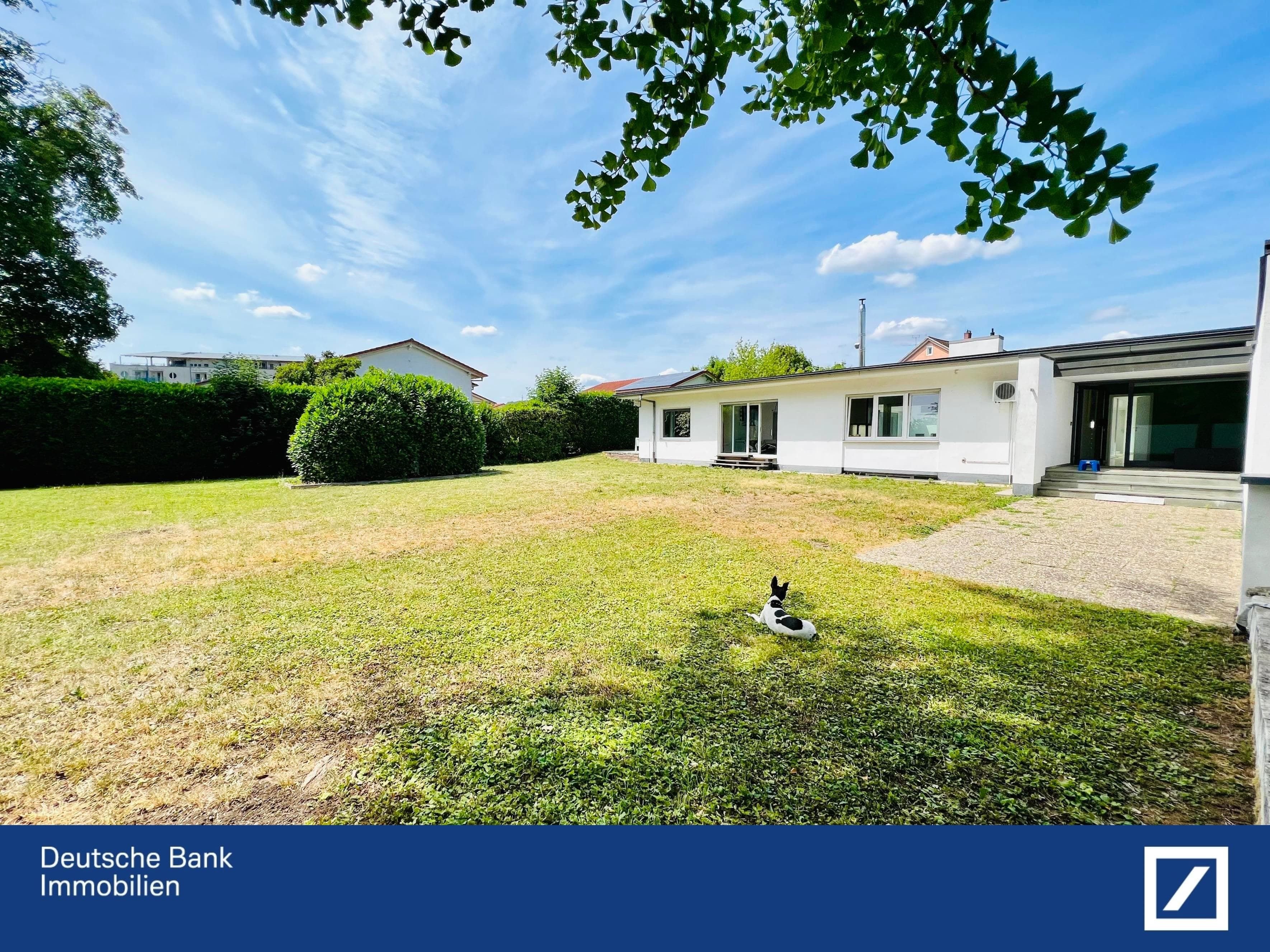 Bungalow zum Kauf 999.000 € 8 Zimmer 300 m²<br/>Wohnfläche 2.150 m²<br/>Grundstück ab sofort<br/>Verfügbarkeit Kernstadt - Mitte Lahr 77933