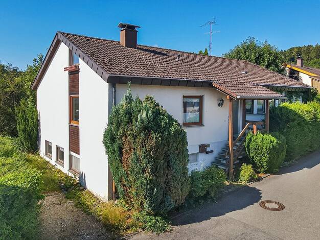 Einfamilienhaus zum Kauf 290.000 € 4,5 Zimmer 125 m² 884 m² Grundstück Trochtelfingen Trochtelfingen 72818