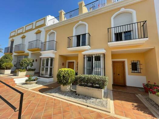 Doppelhaushälfte zur Miete 5.500 € 4 Zimmer 16 m² Marbella 29603
