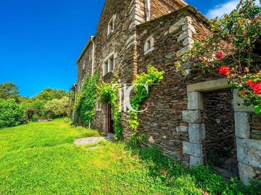 Haus zum Kauf 442.000 € 205 m² 17.247 m² Grundstück Malbosc 07140