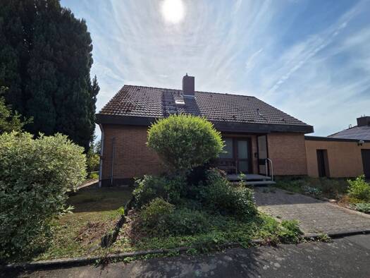 Einfamilienhaus zum Kauf 295.000 € 5 Zimmer 133 m² 645 m² Grundstück frei ab sofort Ihringshausen Fuldatal 34233