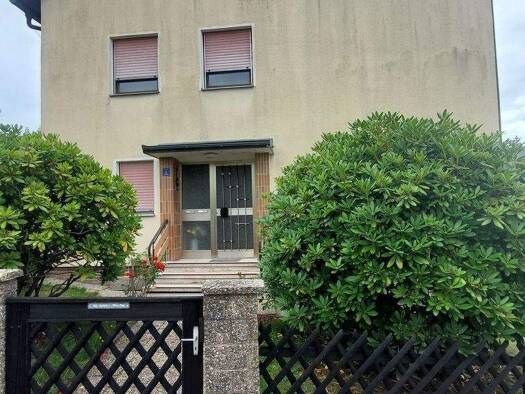 Haus zum Kauf 225.000 € 11 Zimmer 192 m² 581 m² Grundstück frei ab sofort Lerchenweg 2 Waidhaus 92726