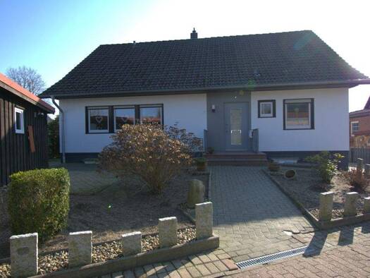 Einfamilienhaus zum Kauf 398.000 € 7 Zimmer 200 m² 1.082 m² Grundstück Burg (Dithmarschen) 25712