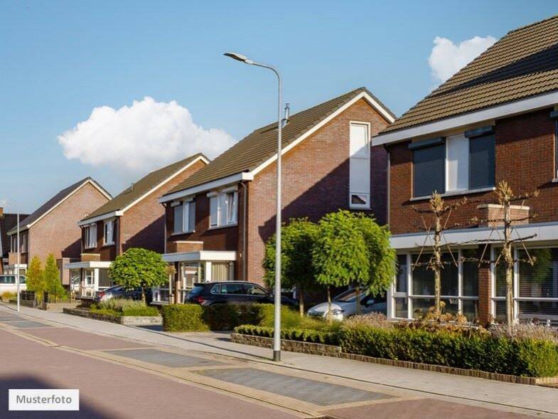Haus zur Zwangsversteigerung provisionsfrei 100.000 € 100 m² 474 m² Grundstück Schleswig 24837