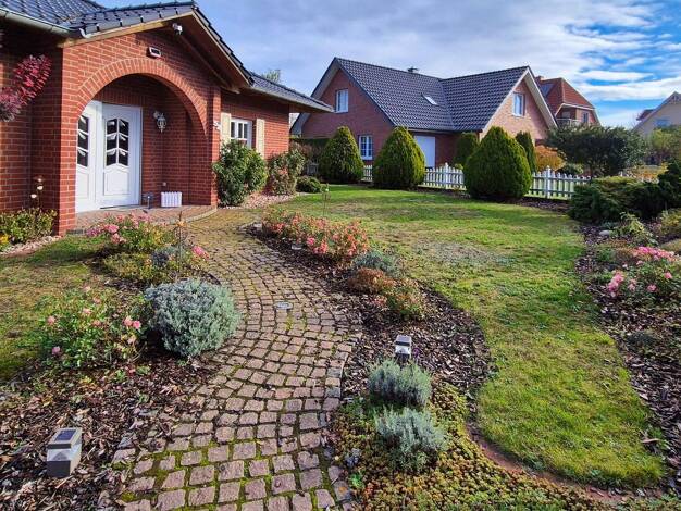 Einfamilienhaus zur Miete 1.400 € 4,5 Zimmer 180 m² 865 m² Grundstück Kästorf Wolfsburg (Kästorf) 38448