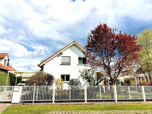 Einfamilienhaus zum Kauf provisionsfrei 579.000 € 5 Zimmer 140 m² 640 m² Grundstück frei ab 01.01.2026 Blankenhain Blankenhain 99444