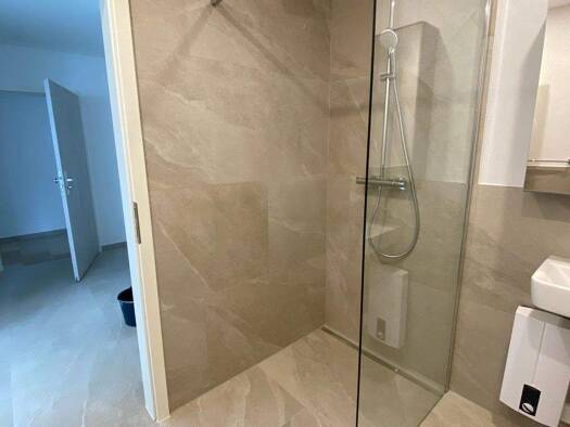 Wohnung zur Miete 920 € 2 Zimmer 67 m² 1. Geschoss frei ab sofort Thüngersheimer Straße Veitshöchheim Veitshöchheim 97209