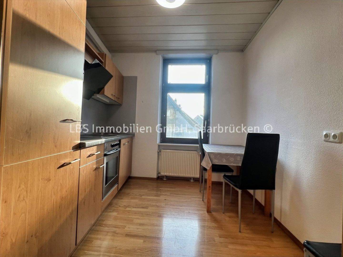 Immobilie in Schiffweiler - Gepflegtes 3- Familienhaus mit großem Grundstück auch ideal als Kapitalanlage - Bild 2