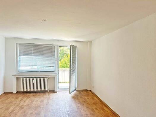 Wohnung zur Miete 300 € 1 Zimmer 40 m² Geschoss 3/4 frei ab sofort Zeppelinsraße 27 Dellviertel Duisburg 47053