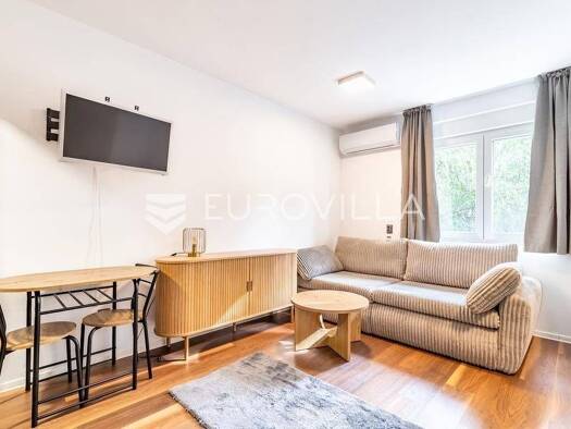 Wohnung zur Miete 550 € 1 Zimmer 28 m² 3. Geschoss Voltino Ljubljanica