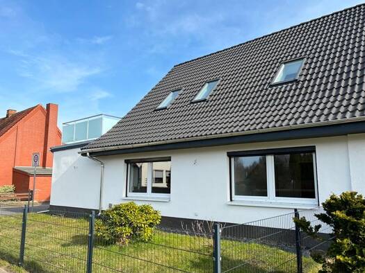 Doppelhaushälfte zum Kauf 239.000 € 4 Zimmer 120 m² 200 m² Grundstück Banzkow 19079