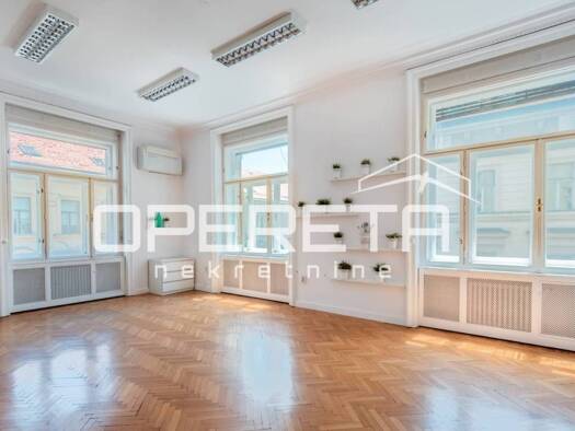 Wohnung zur Miete 2.300 € 4 Zimmer 136 m² 1. Geschoss Trg