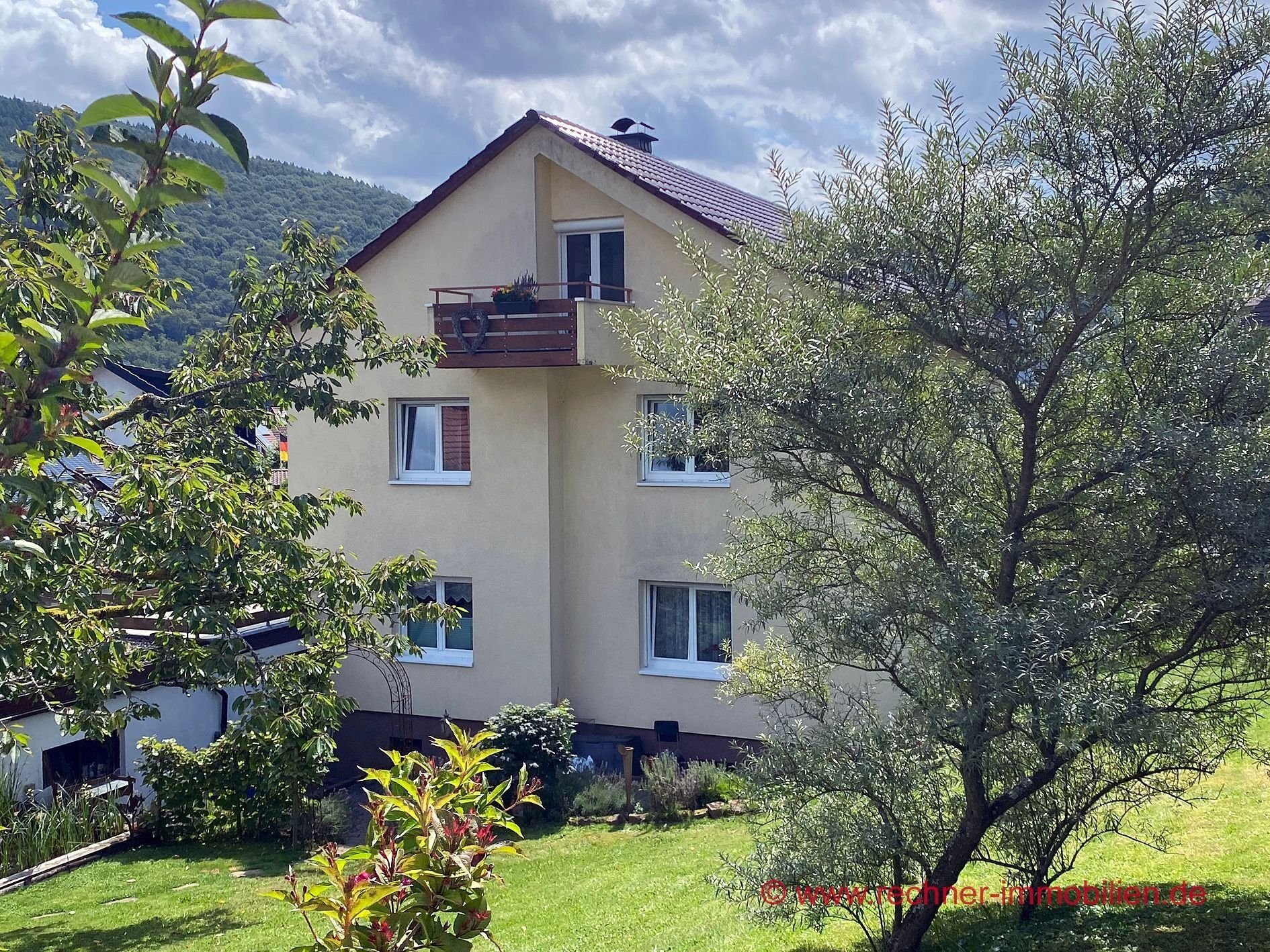 Einfamilienhaus zum Kauf 468.000 € 8,5 Zimmer 210 m²<br/>Wohnfläche 712 m²<br/>Grundstück Eberbach Eberbach 69412