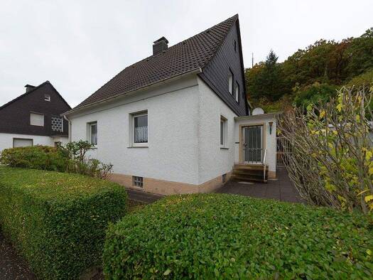 Einfamilienhaus zum Kauf 259.000 € 9 Zimmer 170 m² 1.505 m² Grundstück Hohenlimburg Hagen / Hohenlimburg 58119