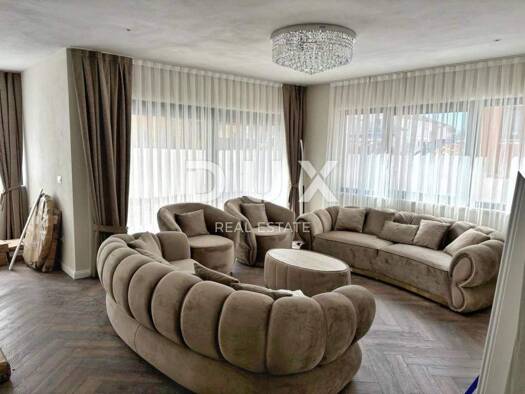 Wohnung zur Miete 3.000 € 4 Zimmer 118 m² 1. Geschoss Rovinj