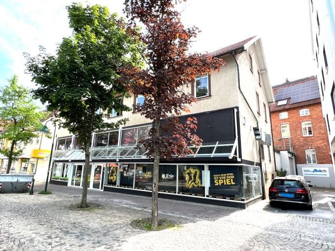 Mehrfamilienhaus zum Kauf als Kapitalanlage geeignet 890.000 € 12 Zimmer 680 m²<br/>Wohnfläche 339 m²<br/>Grundstück Uhlandstr. 6 Innenstadt Nord - Schwenningen Villingen-Schwenningen 78054