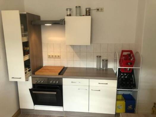 Wohnung zur Miete 400 € 2 Zimmer 64,1 m² Geschoss 1/3 frei ab 15.04.2026 Jägerstrasse 11 Debschwitz Gera 07548